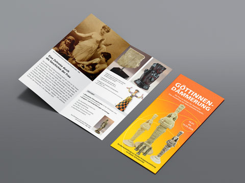 Abbildung Flyer zur Ausstellung Göttinendämmerung